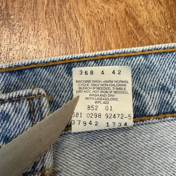 Vintage, VTG, 950 Levi’s Jean Shorts. 7 JR. Paper Tag. Made In USA. 100% cotton. - Picture 11 of 14